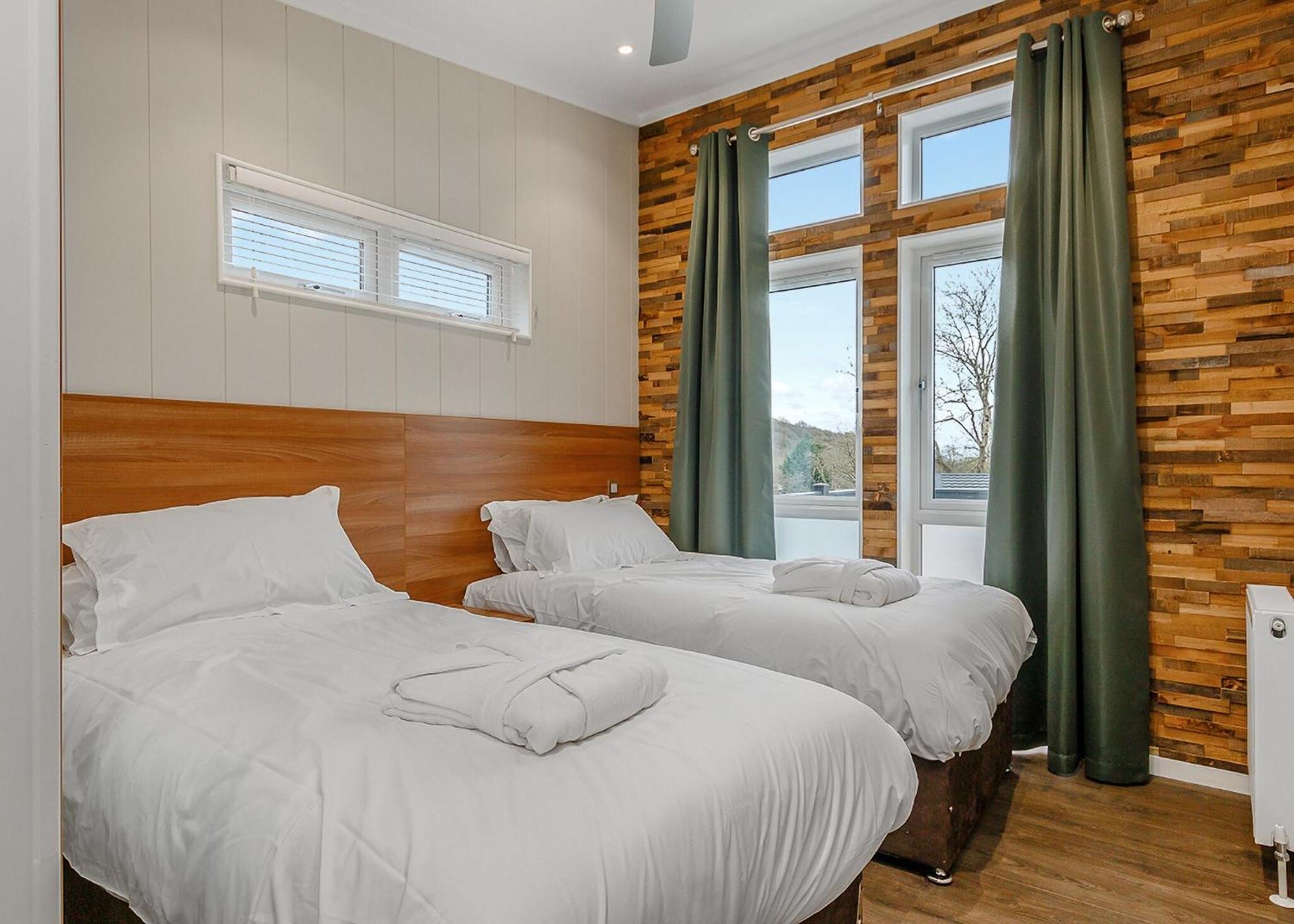 Cheddar Woods Resort And Spa Buitenkant foto