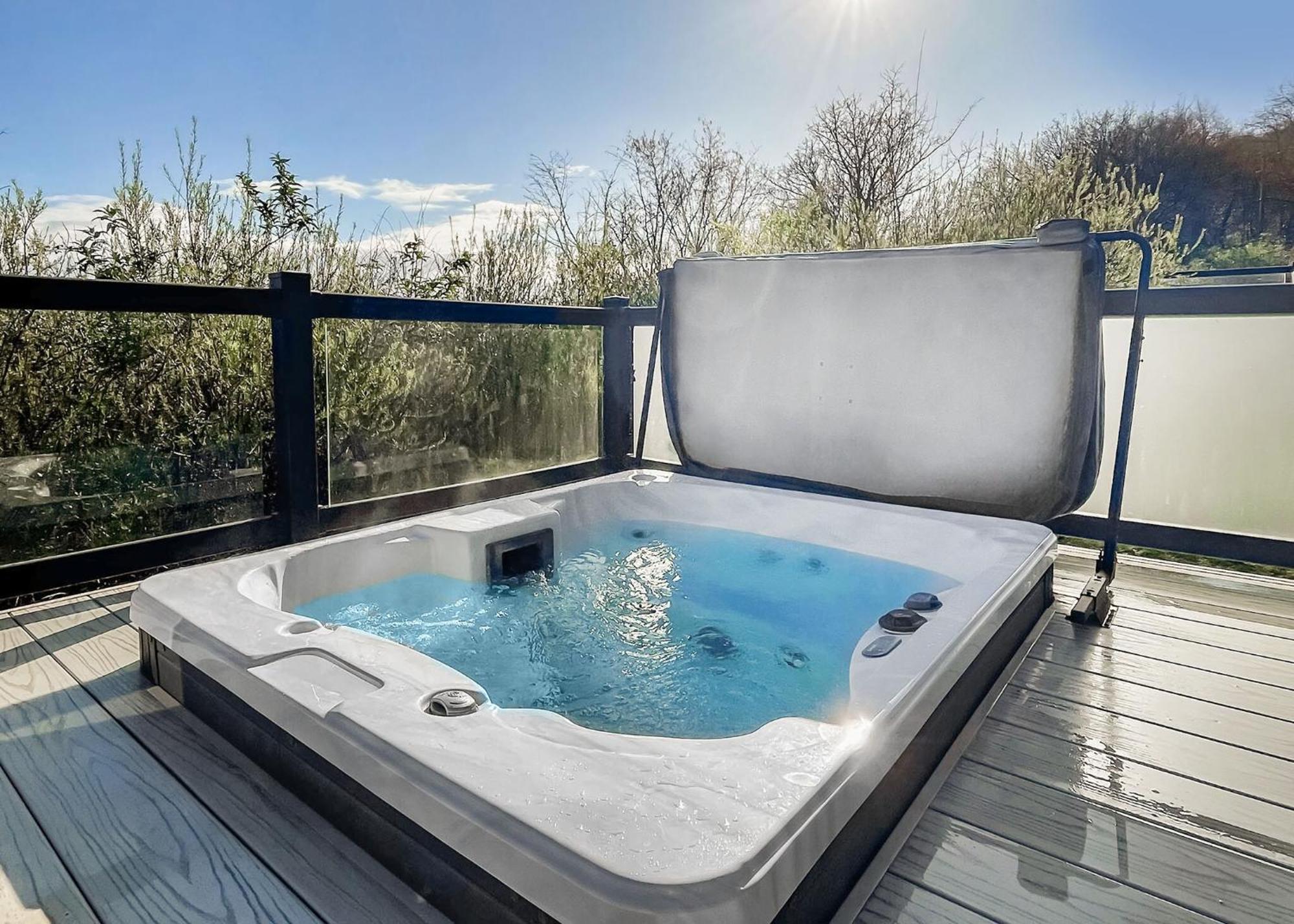 Cheddar Woods Resort And Spa Buitenkant foto